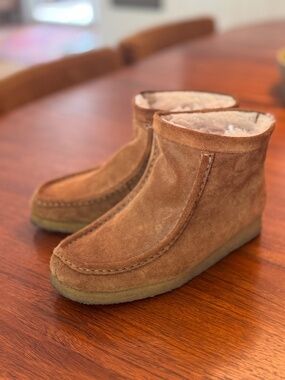 Clark’s Emmes Boots - Size 9